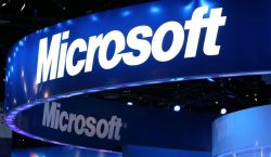 Microsoft Outlook and Teams down for tens of thousands around…