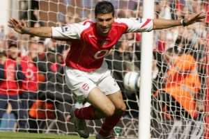 Former Arsenal star Jose Antonio Reyes, 35, dies in car crash