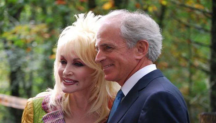 Dolly Parton and Carl Dean didn't have a conventional marriage and she  loved that - The Financial Gazette